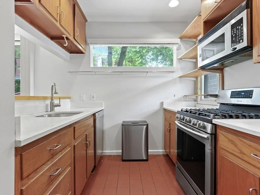 3 bed, 2 bath apartment for rent at 336 Harvard St Unit E, Harvard Square — photo 8 of 41