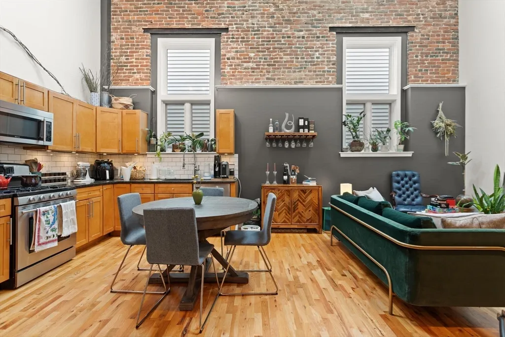 2 bed, 2.5 bath apartment for rent at 336 Saratoga St Unit 3, East Boston — photo 2 of 13