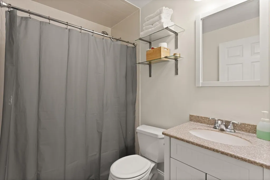 2 bed, 2.5 bath apartment for rent at 336 Saratoga St Unit 3, East Boston — photo 10 of 13