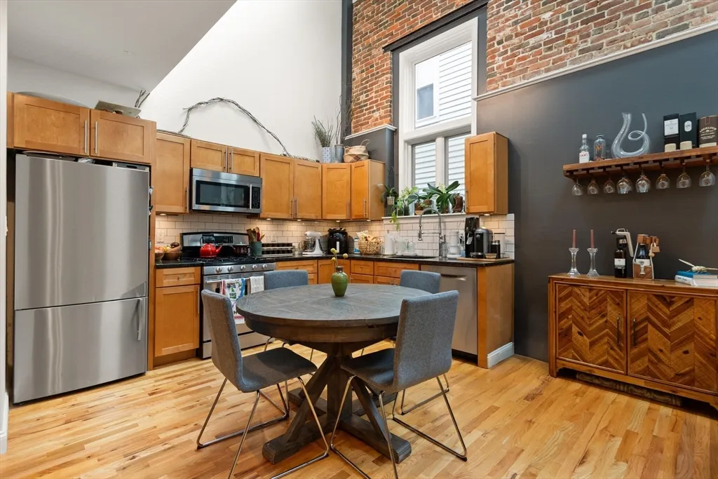 2 bed, 2.5 bath apartment for rent at 336 Saratoga St Unit 3, East Boston — photo 3 of 13
