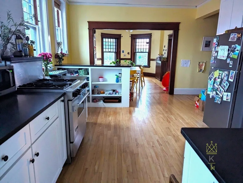 3 bed, 1.5 bath apartment for rent at 336 Washington St Unit 3, Emerson Gardens — photo 3 of 12