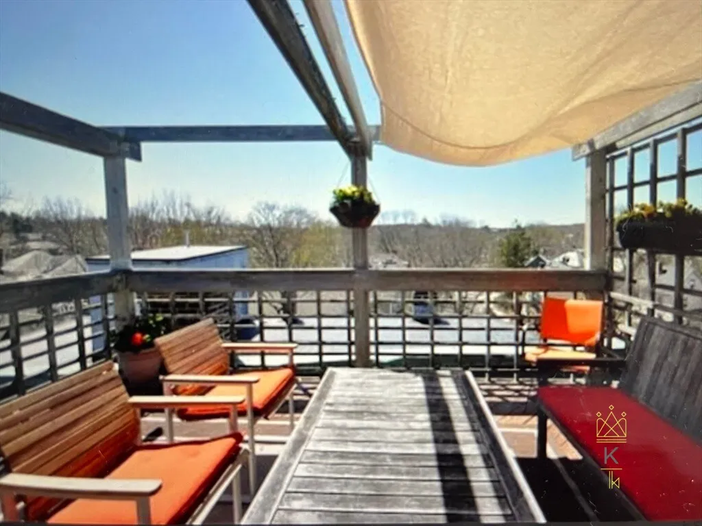3 bed, 1.5 bath apartment for rent at 336 Washington St Unit 3, Emerson Gardens — photo 9 of 12