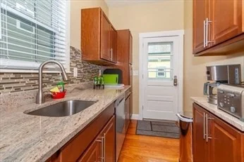 3 bed, 2 bath apartment for rent at 336 Western Ave Unit 1, Riverside — photo 17 of 20