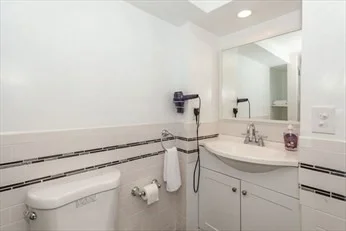 3 bed, 2 bath apartment for rent at 336 Western Ave Unit 1, Riverside — photo 11 of 20