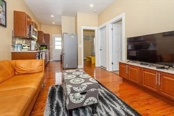 3 bed, 2 bath apartment for rent at 336 Western Ave Unit 1, Riverside — photo 3 of 20