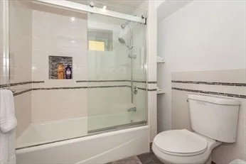 3 bed, 2 bath apartment for rent at 336 Western Ave Unit 1, Riverside — photo 5 of 20