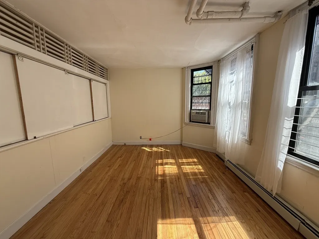 1 bed, 1 bath apartment for rent at 337 Beacon St Unit 1, Back Bay — photo 3 of 11