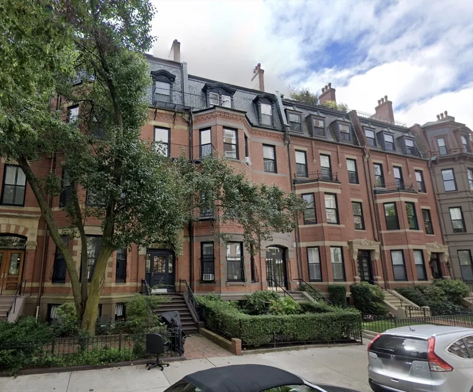 1 bed, 1 bath apartment for rent at 337 Beacon St Unit 1, Back Bay — photo 8 of 11