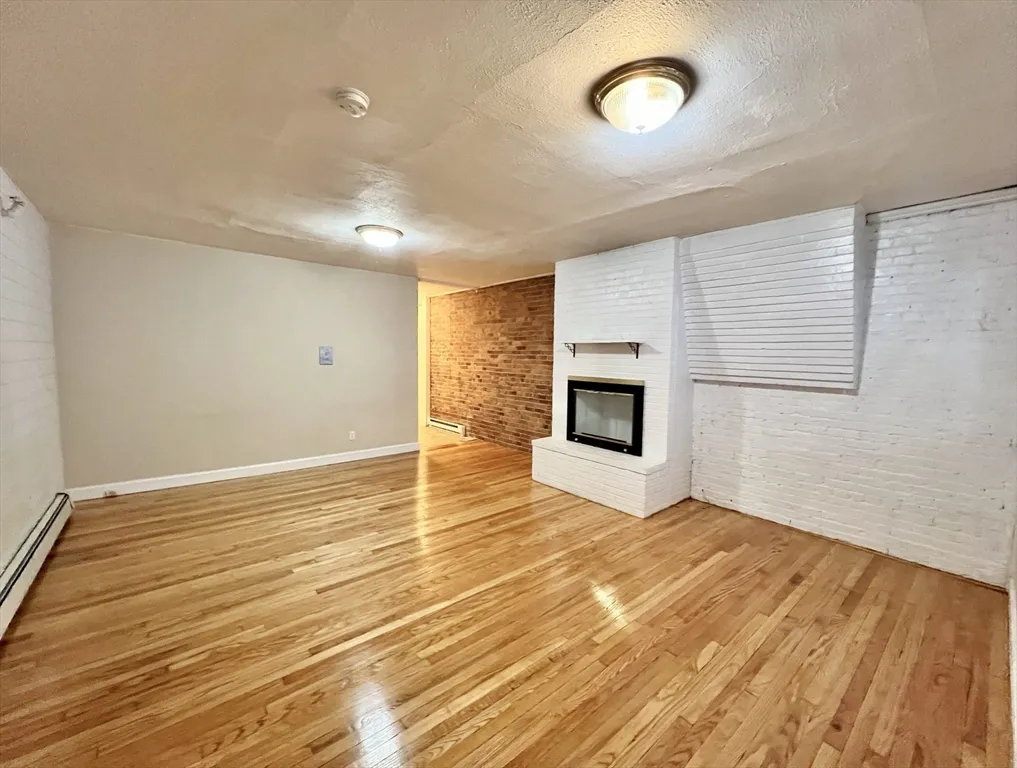 1 bed, 1 bath apartment for rent at 337 Beacon St Unit 1, Back Bay — photo 2 of 11
