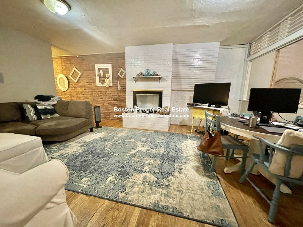 1 bed, 1 bath apartment for rent at 337 Beacon St Unit 101, Back Bay — photo 2 of 14