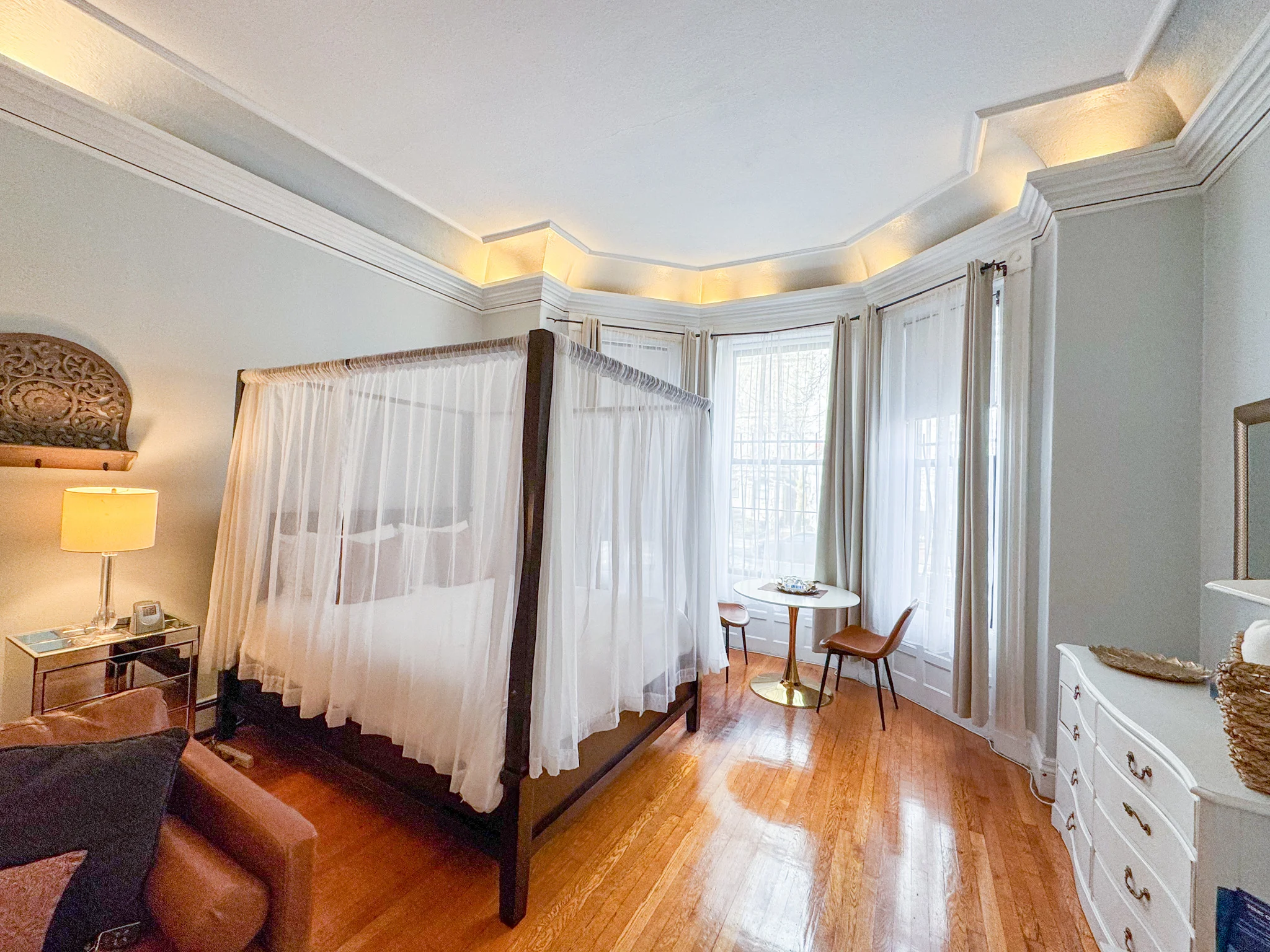Studio bed, 1 bath apartment for rent at 337 Beacon St Unit 2, Back Bay — photo 3 of 8