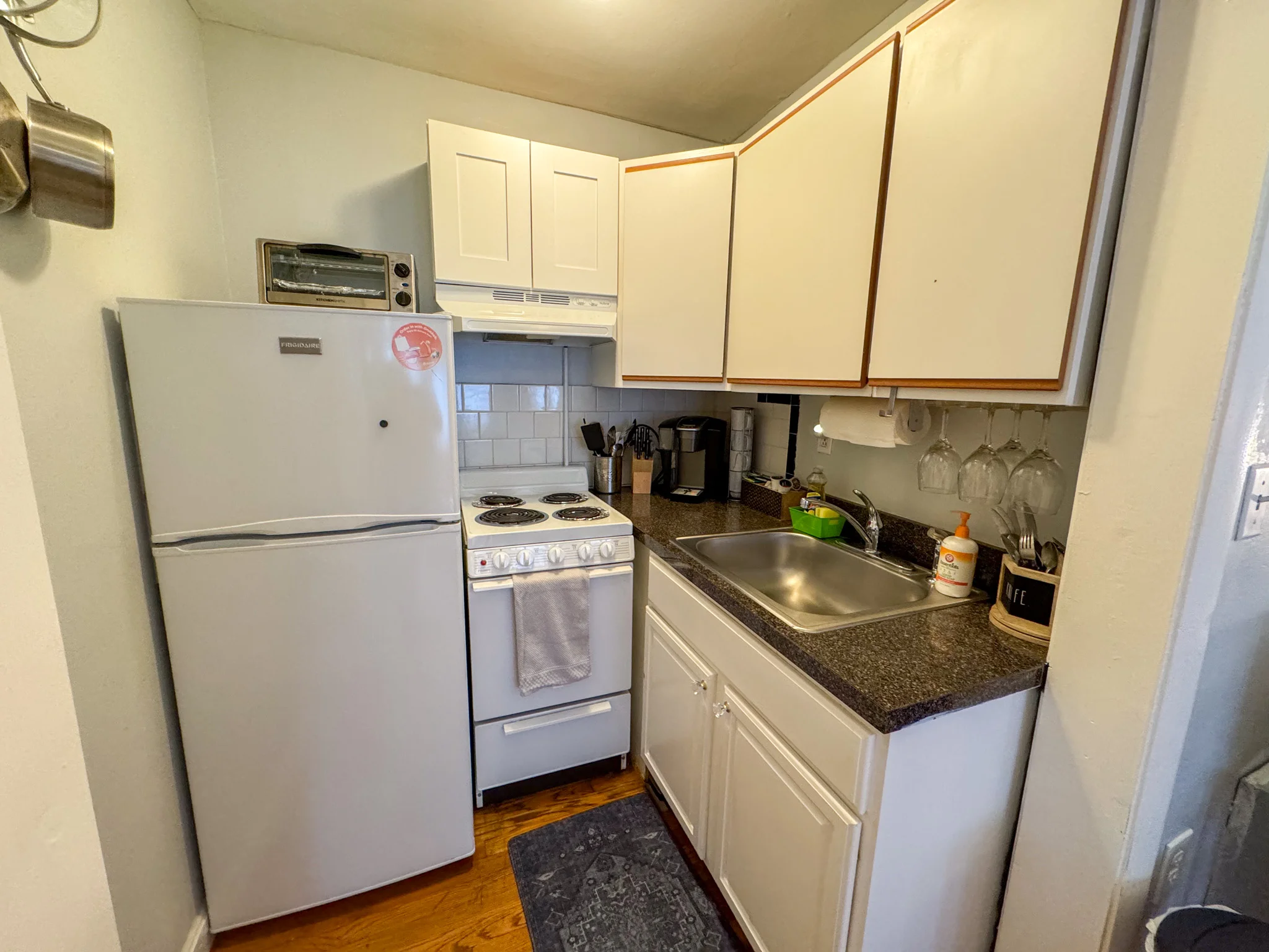 Studio bed, 1 bath apartment for rent at 337 Beacon St Unit 2, Back Bay — photo 4 of 8