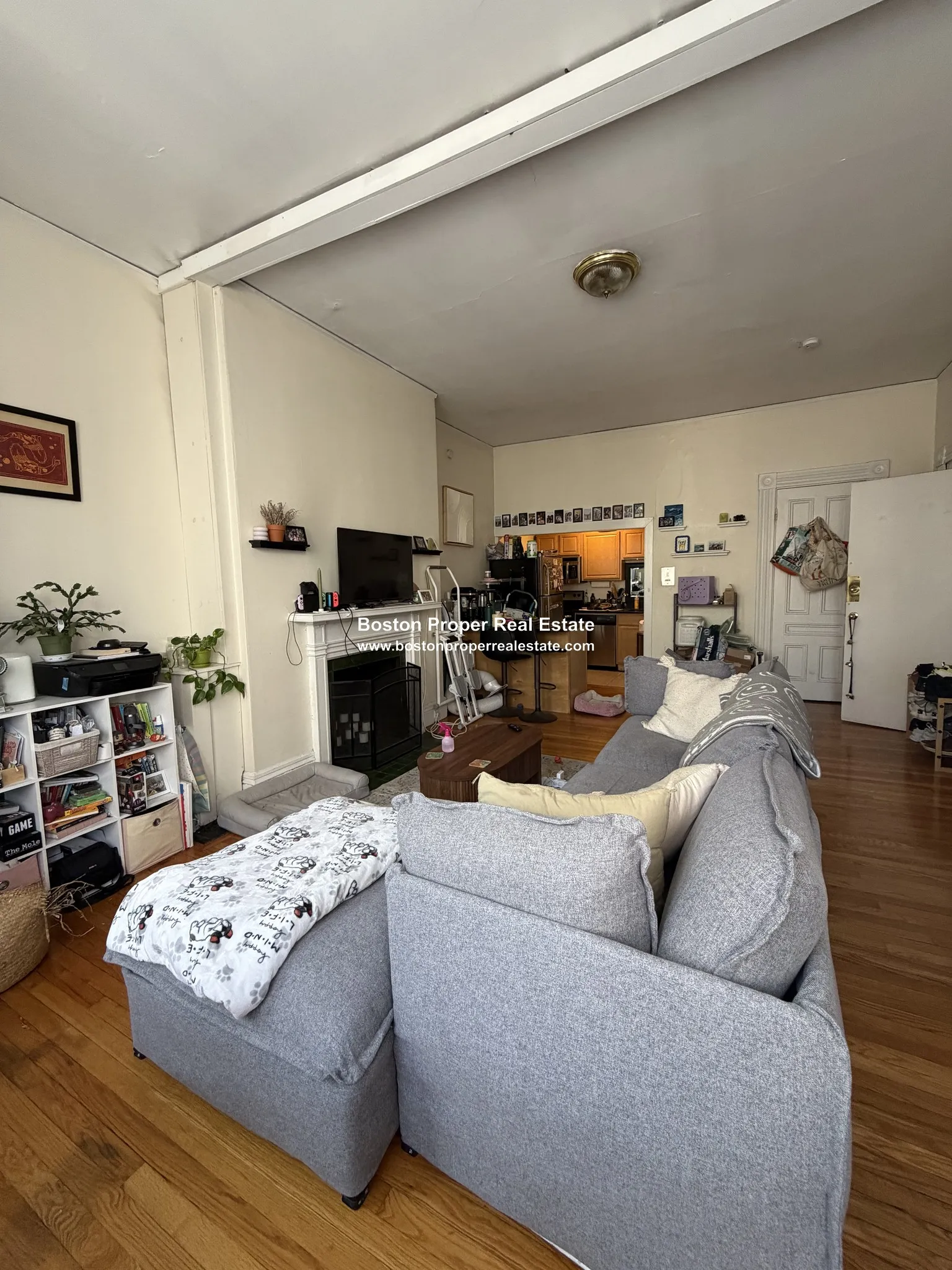 1 bed, 1 bath apartment for rent at 337 Beacon St Unit 4, Back Bay — photo 2 of 10