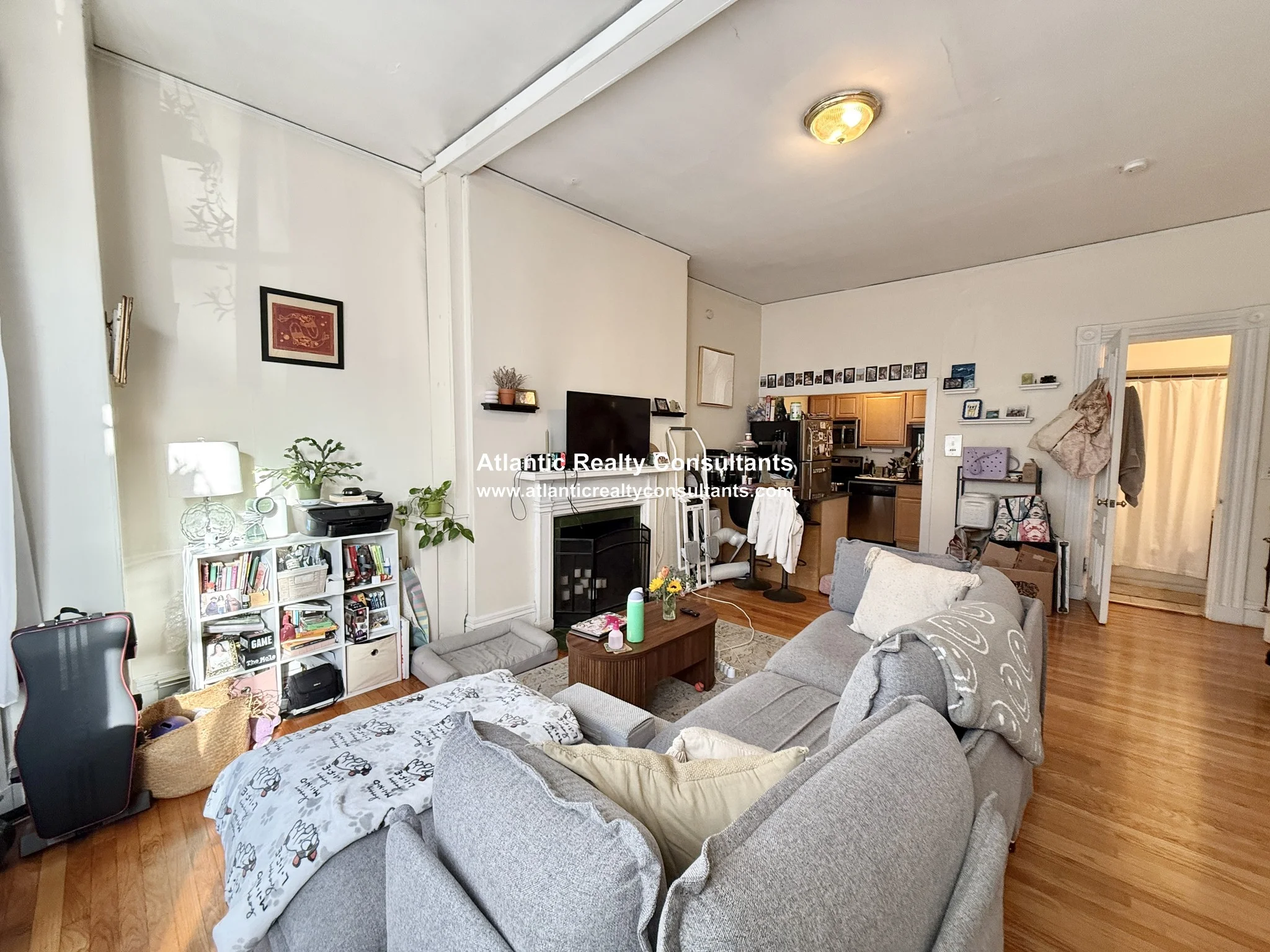 1 bed, 1 bath apartment for rent at 337 Beacon St Unit 401, Back Bay — photo 4 of 11