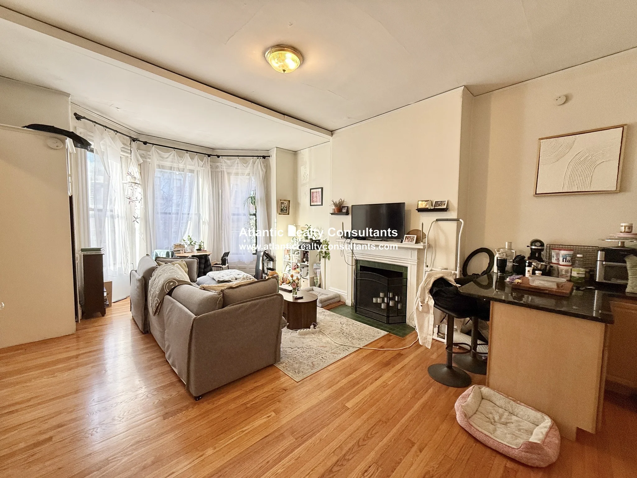 1 bed, 1 bath apartment for rent at 337 Beacon St Unit 401, Back Bay — photo 1 of 11