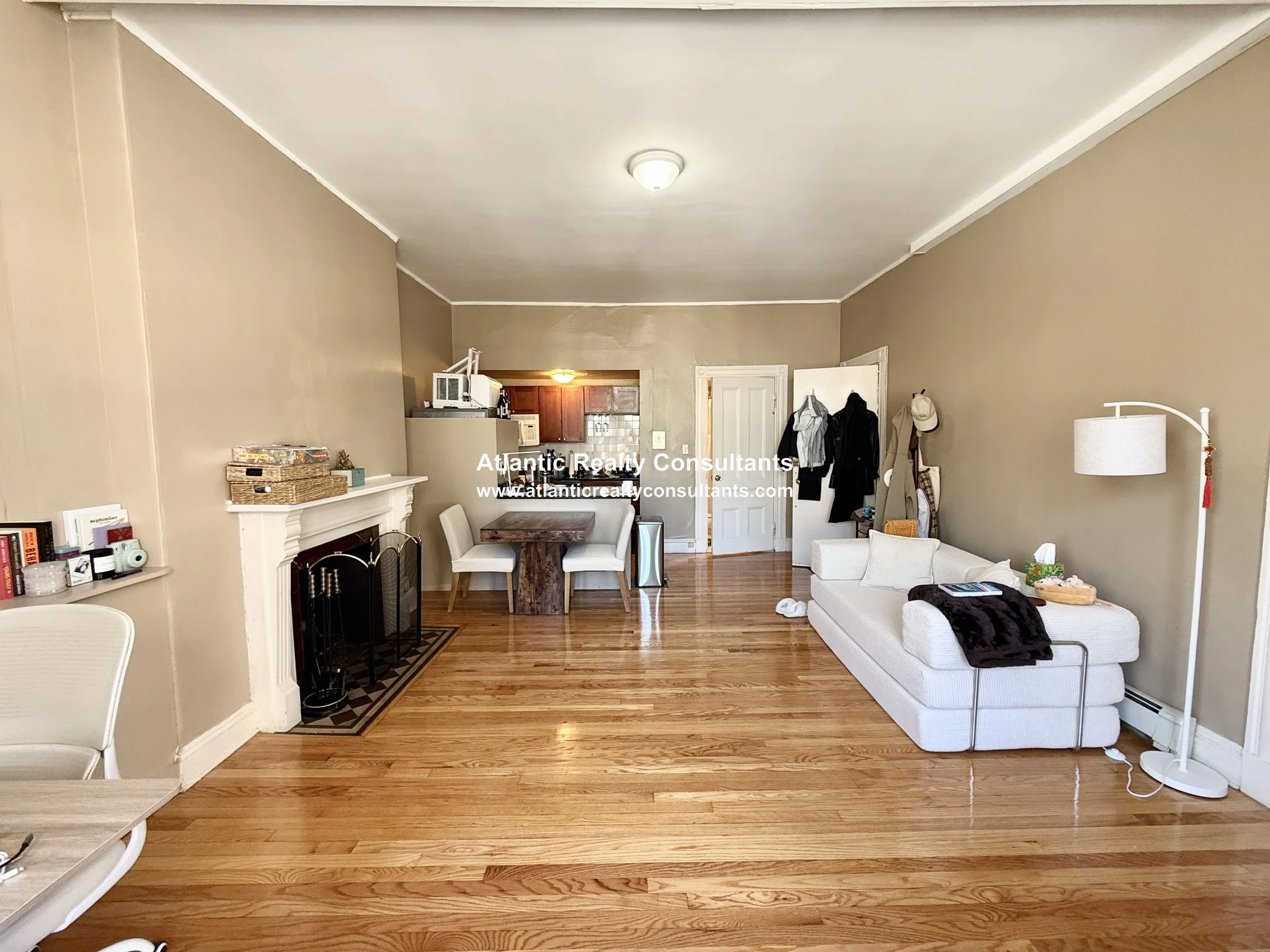 1 bed, 1 bath apartment for rent at 337 Beacon St Unit 601, Back Bay — photo 4 of 13