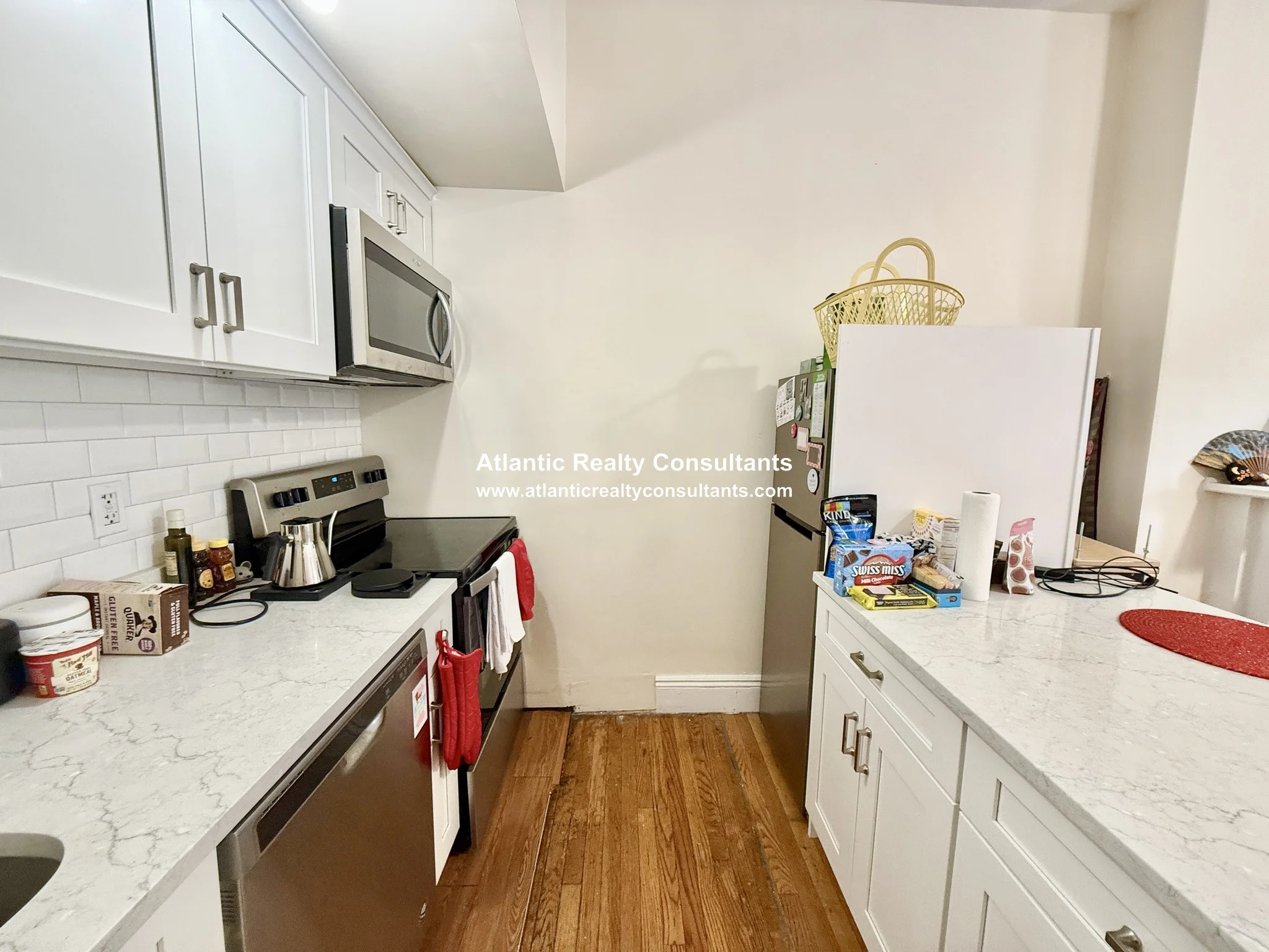 Studio bed, 1 bath apartment for rent at 337 Beacon St Unit 7, Back Bay — photo 6 of 9