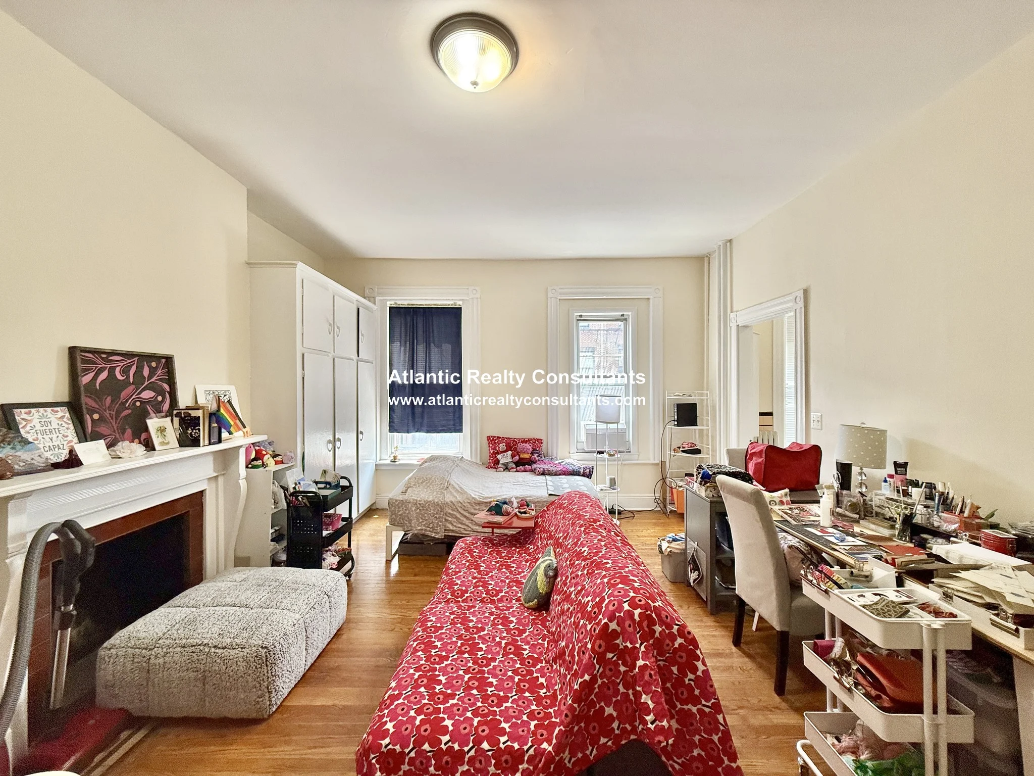 Studio bed, 1 bath apartment for rent at 337 Beacon St Unit 7, Back Bay