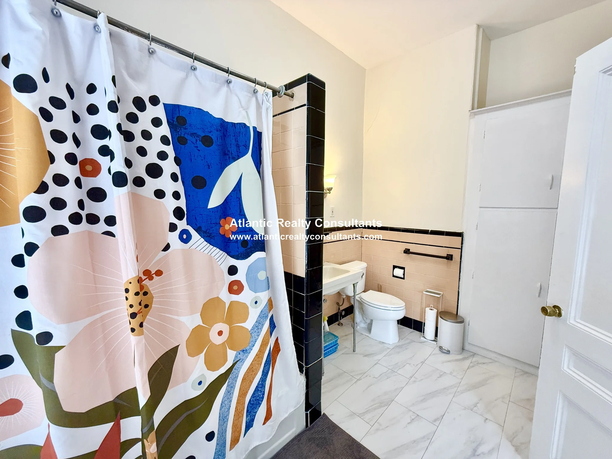 Studio bed, 1 bath apartment for rent at 337 Beacon St Unit 7, Back Bay — photo 5 of 9
