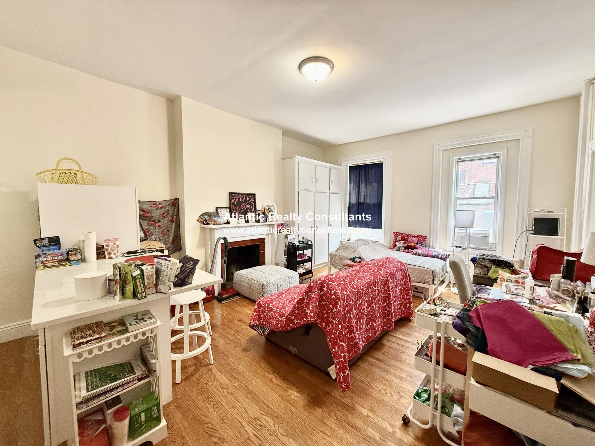 Studio bed, 1 bath apartment for rent at 337 Beacon St Unit 701, Back Bay — photo 2 of 9