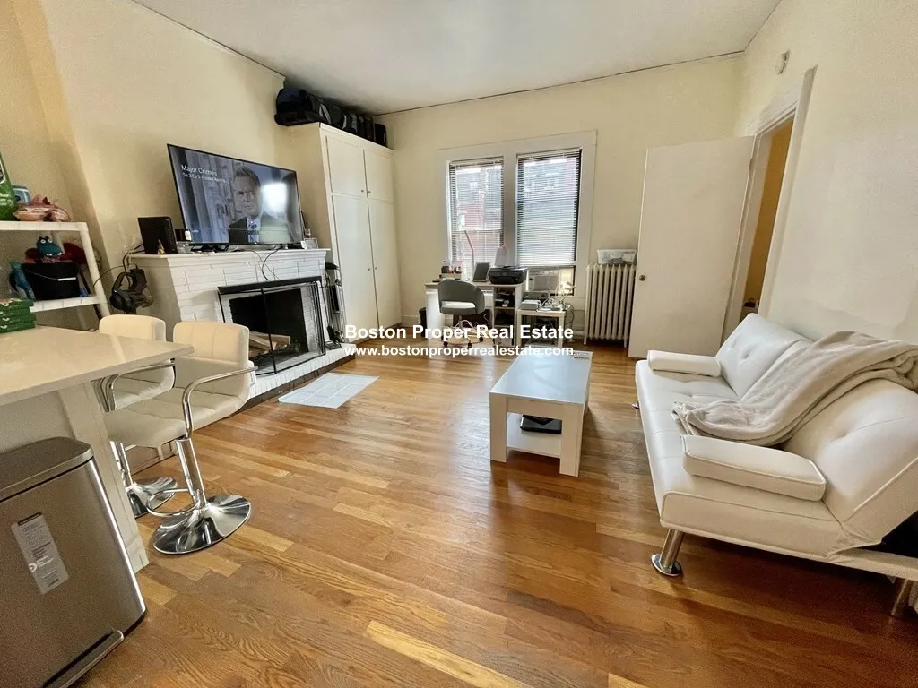 1 bed, 1 bath apartment for rent at 337 Beacon St Unit 9, Back Bay — photo 10 of 15