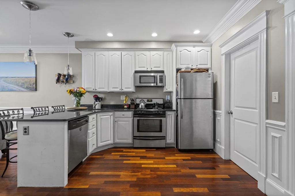 2 bed, 1 bath apartment for rent at 337 E St Unit 1, South Boston — photo 2 of 15