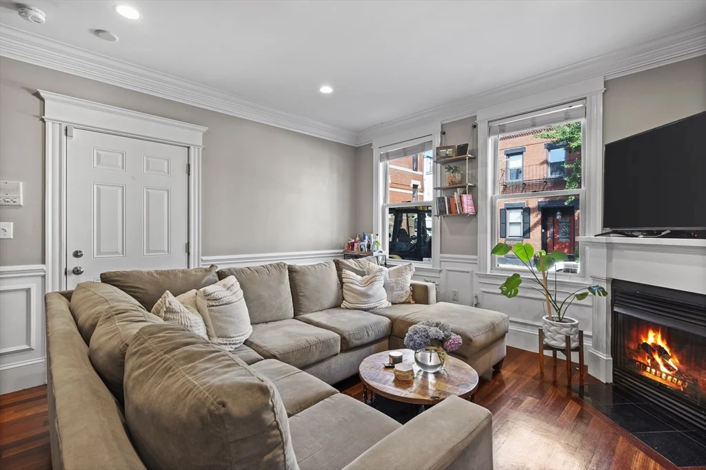 2 bed, 1 bath apartment for rent at 337 E St Unit 1, South Boston — photo 3 of 15