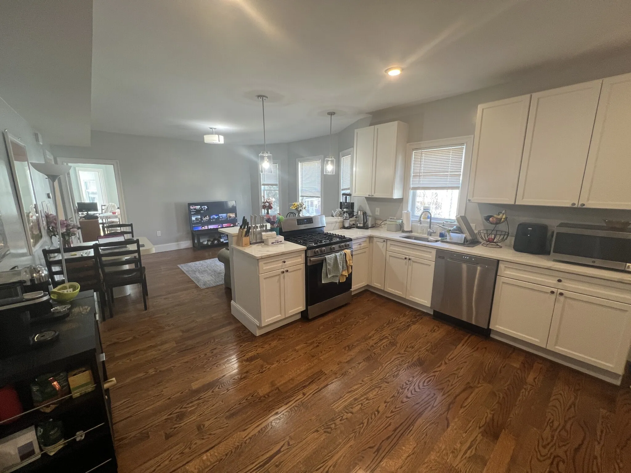 3 bed, 2 bath apartment for rent at 337 Highland Ave Unit 2, Powder House Square — photo 8 of 31