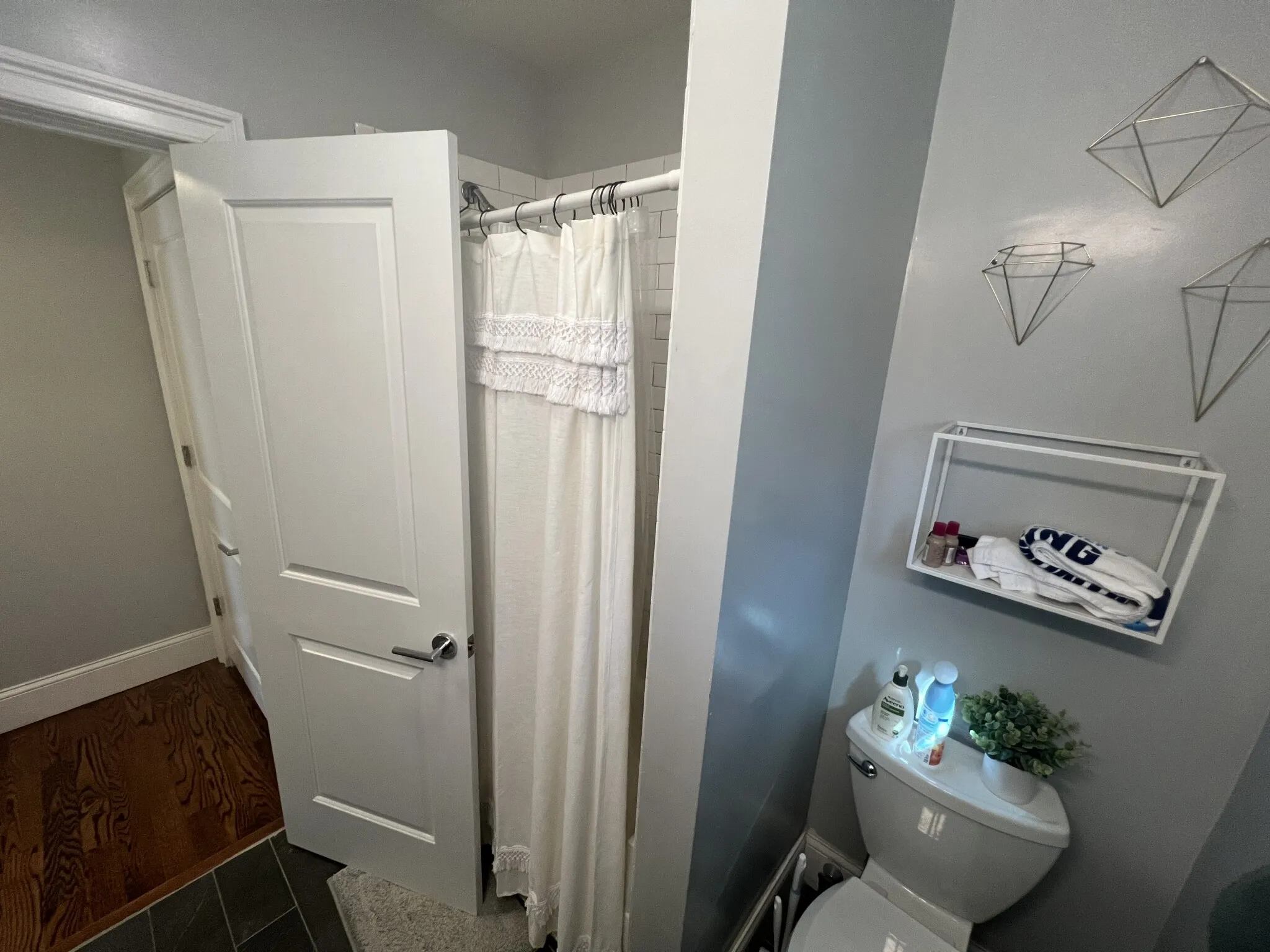 3 bed, 2 bath apartment for rent at 337 Highland Ave Unit 2, Powder House Square — photo 15 of 31