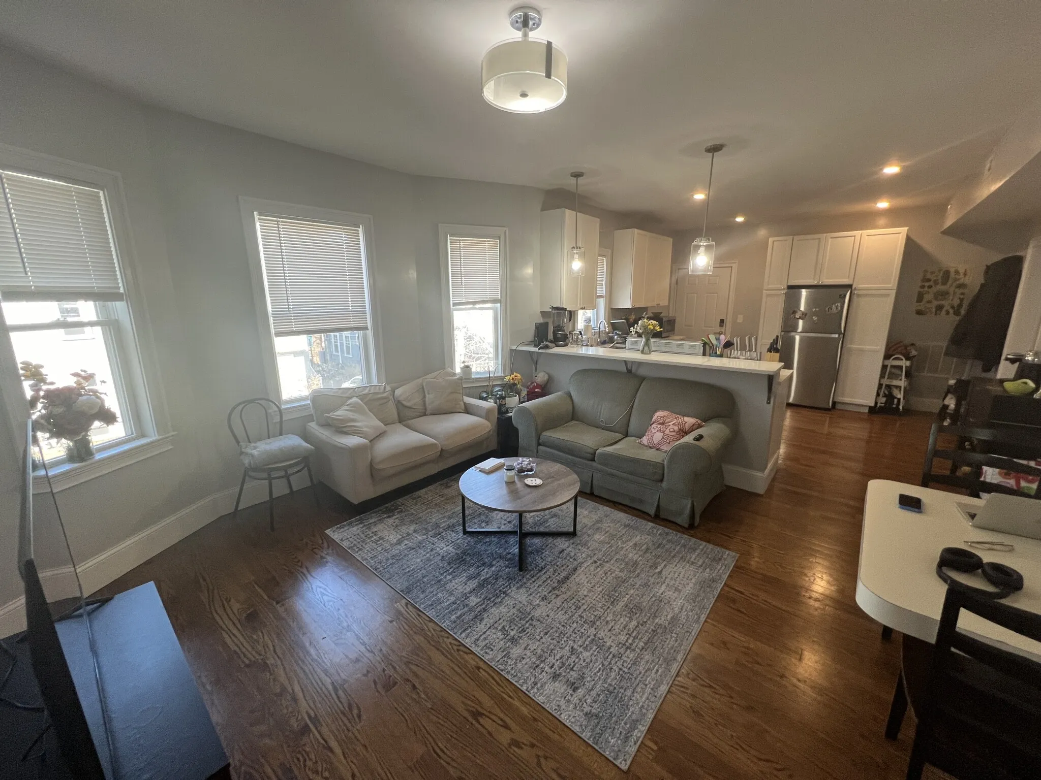 3 bed, 2 bath apartment for rent at 337 Highland Ave Unit 2, Powder House Square — photo 3 of 31