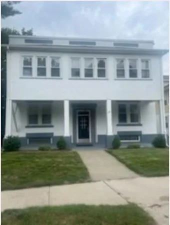 2 bed, 1 bath apartment for rent at 337 Sargeant St Unit 1R, Holyoke