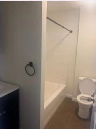 2 bed, 1 bath apartment for rent at 337 Sargeant St Unit 1R, Holyoke — photo 10 of 13