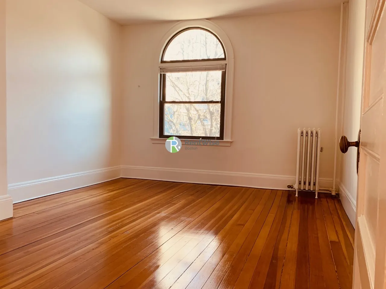 1 bed, 1 bath apartment for rent at 337 Washington St Unit 5, Newton Corner — photo 3 of 11