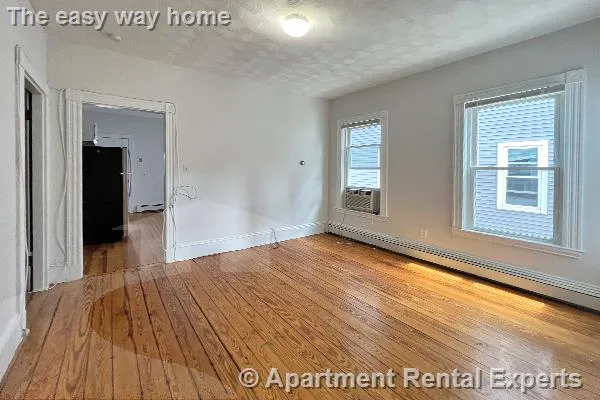 3 bed, 1 bath apartment for rent at 337A Beacon St, Porter Square — photo 8 of 10