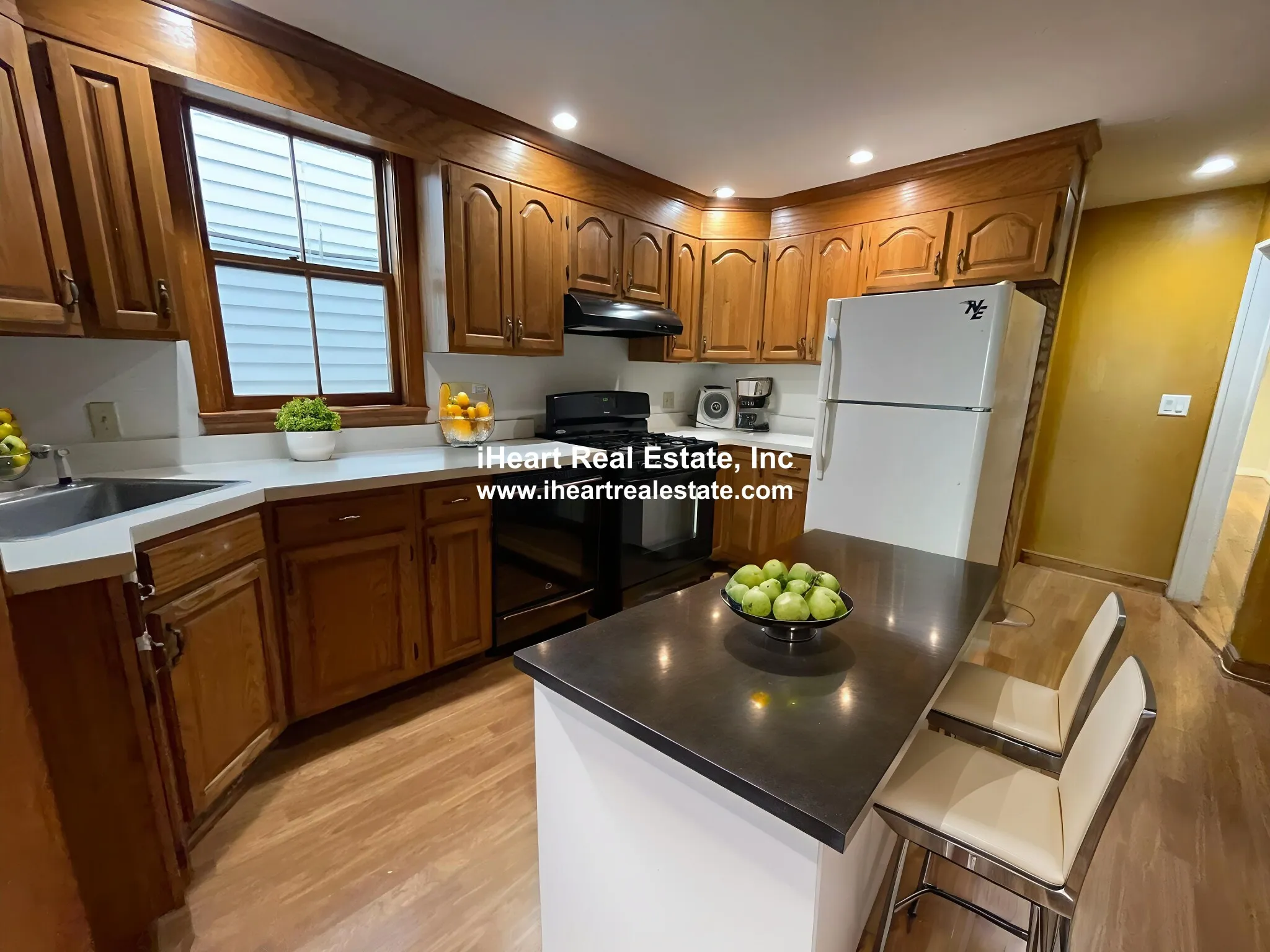 5 bed, 2.5 bath apartment for rent at 338 K St Unit 1, South Boston — photo 8 of 32