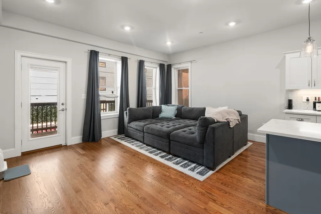2 bed, 2 bath apartment for rent at 338 Meridian St Unit 2, Central Square — photo 2 of 20