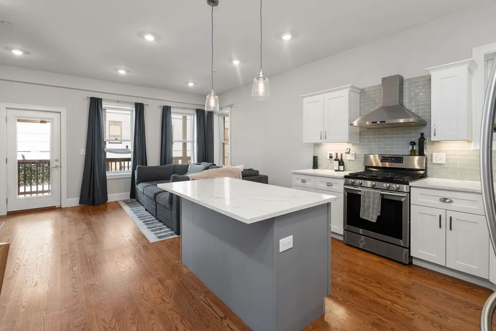 2 bed, 2 bath apartment for rent at 338 Meridian St Unit 2, Central Square — photo 1 of 20