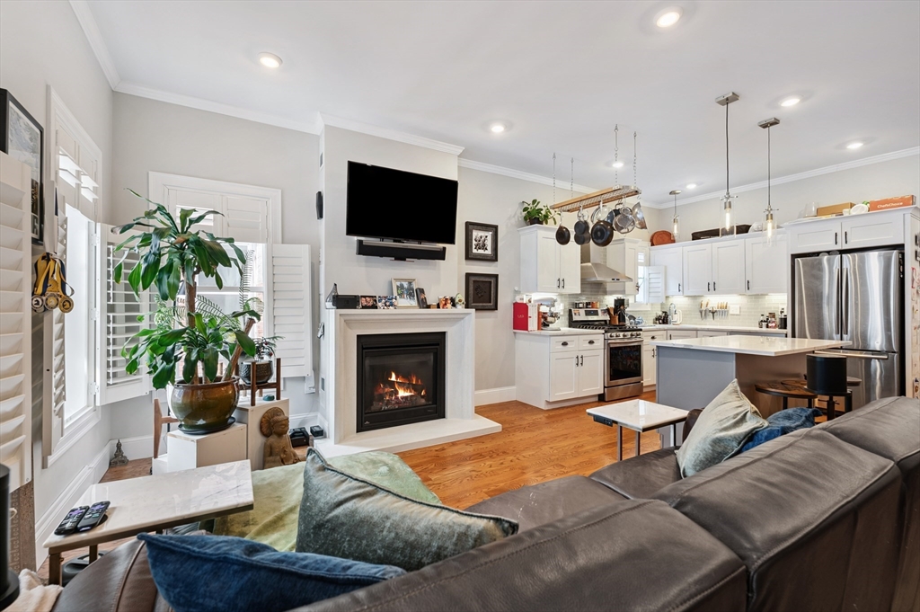 2 bed, 2 bath apartment for rent at 338 Meridian St Unit 4, East Boston — photo 8 of 28