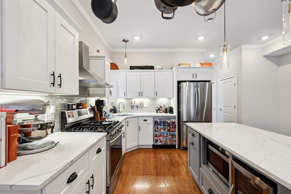 2 bed, 2 bath apartment for rent at 338 Meridian St Unit 4, East Boston — photo 3 of 28