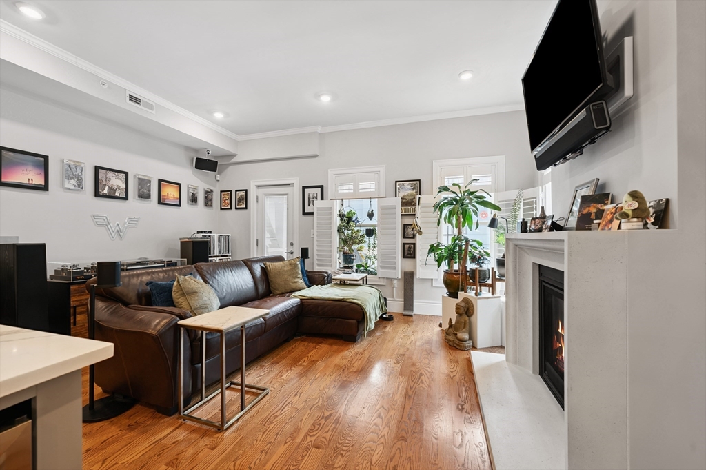 2 bed, 2 bath apartment for rent at 338 Meridian St Unit 4, East Boston — photo 6 of 28