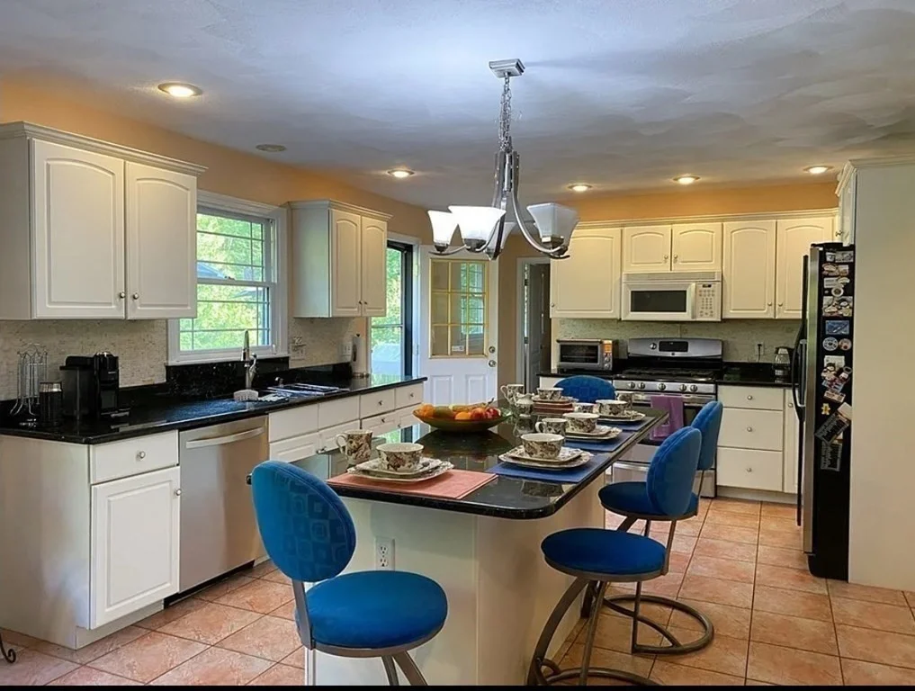 4 bed, 2 bath apartment for rent at 338 River Rd Unit N/A, Andover — photo 9 of 28