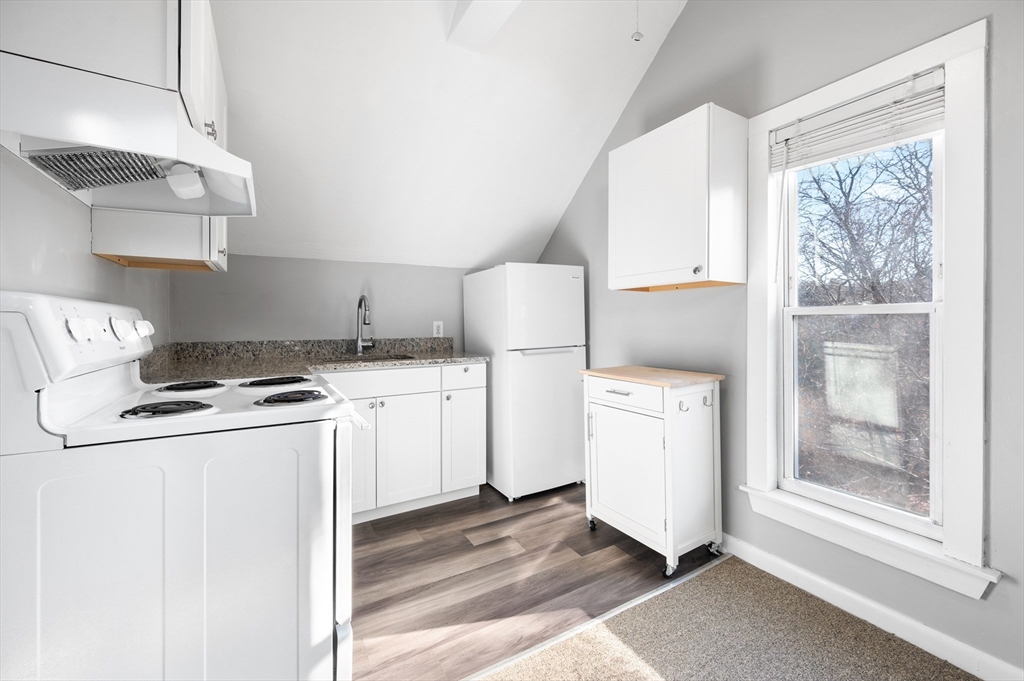2 bed, 1 bath apartment for rent at 338 Summer Unit 10, Franklin — photo 3 of 16
