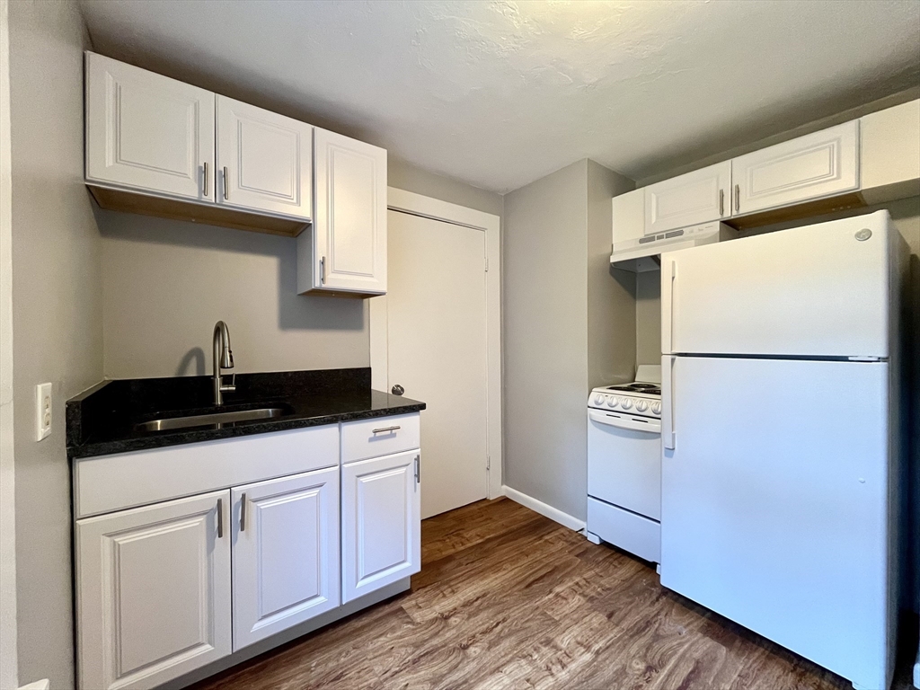 1 bed, 1 bath apartment for rent at 338 Summer Unit 5, Franklin — photo 3 of 17