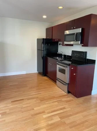 Studio bed, 1 bath apartment for rent at 338 W Broadway Unit 1, South Boston