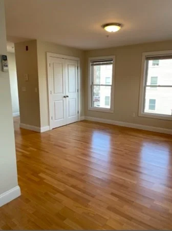 Studio bed, 1 bath apartment for rent at 338 W Broadway Unit 1, South Boston — photo 6 of 9