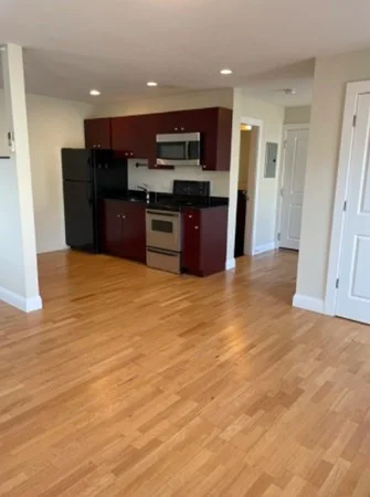 Studio bed, 1 bath apartment for rent at 338 W Broadway Unit 1, South Boston — photo 3 of 9