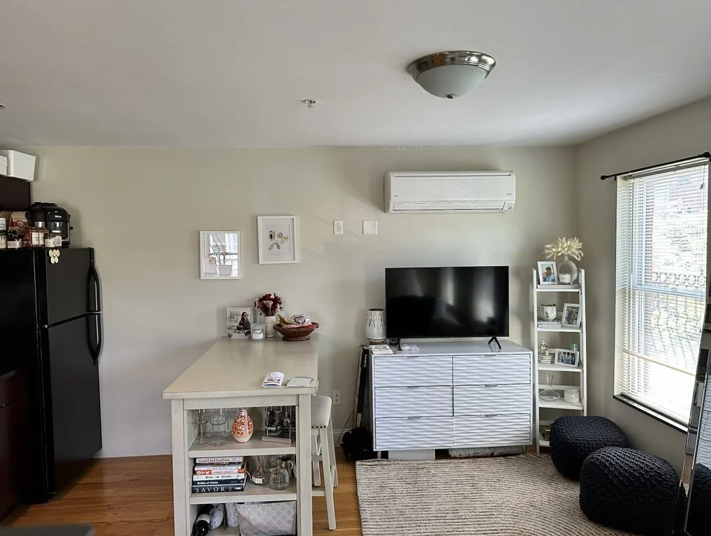 Studio bed, 1 bath apartment for rent at 338 W Broadway Unit 4, South Boston — photo 2 of 6