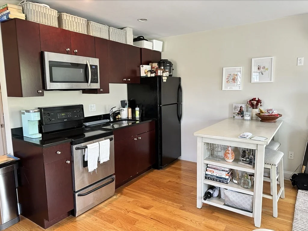 Studio bed, 1 bath apartment for rent at 338 W Broadway Unit 4, South Boston — photo 1 of 6