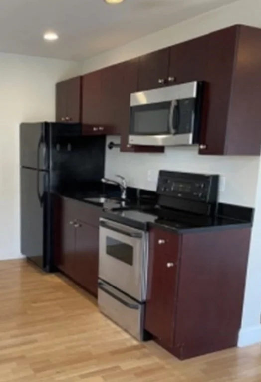 Studio bed, 1 bath apartment for rent at 338 W Broadway Unit 6, South Boston — photo 1 of 6