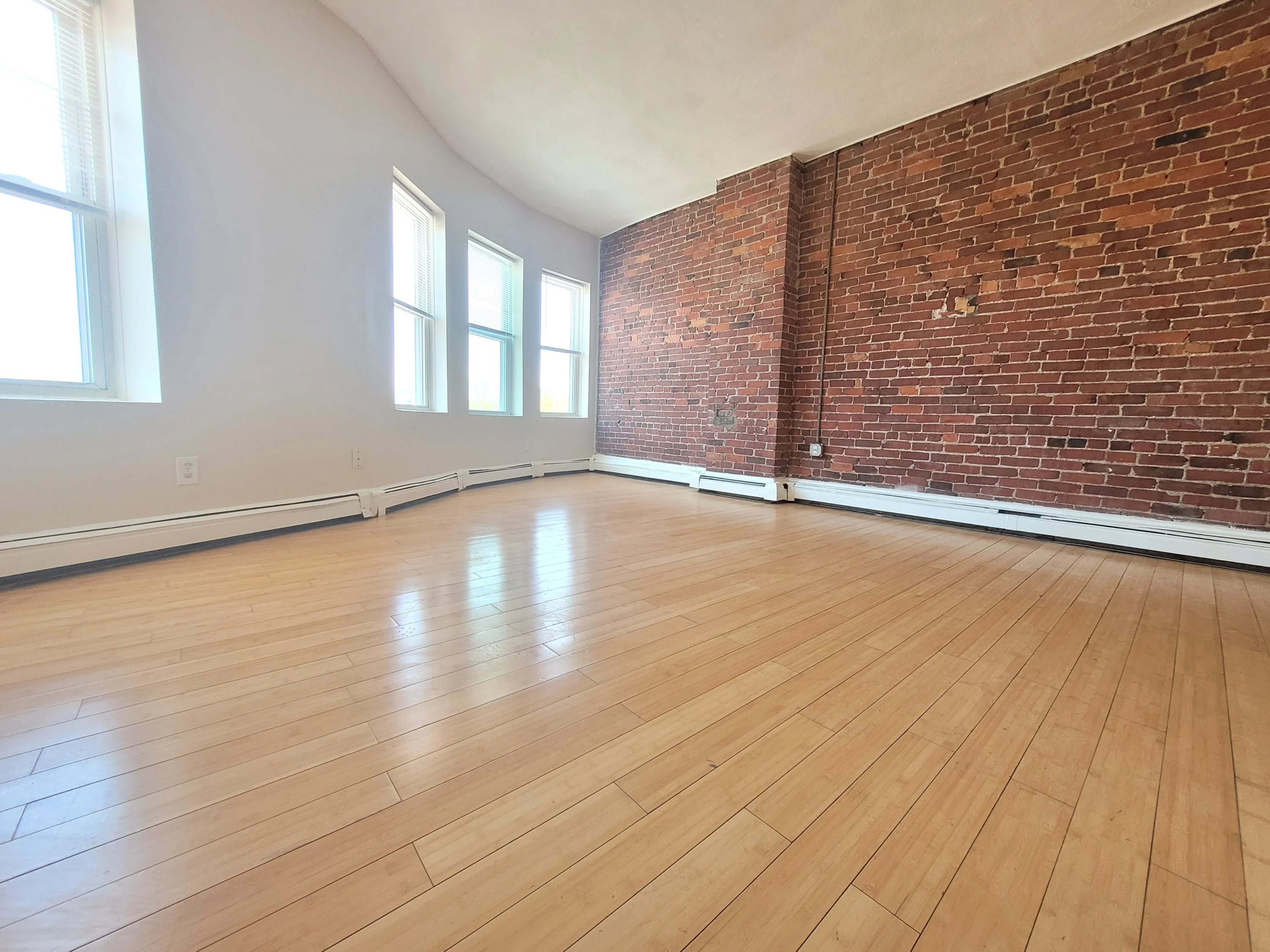 3 bed, 1 bath apartment for rent at 338 Warren St Unit 3, Roxbury — photo 4 of 10